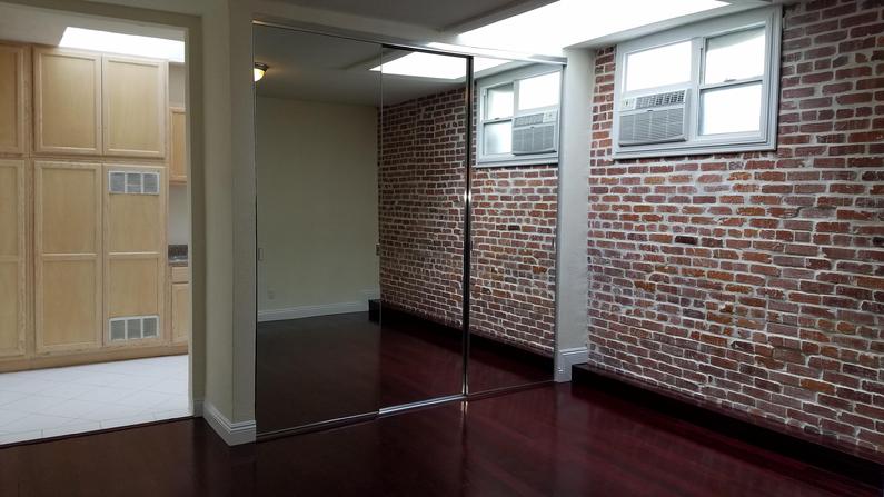 santa monica apartment for rent single large 1 bedroom downtown santa monica close to metro beach promenade great good price